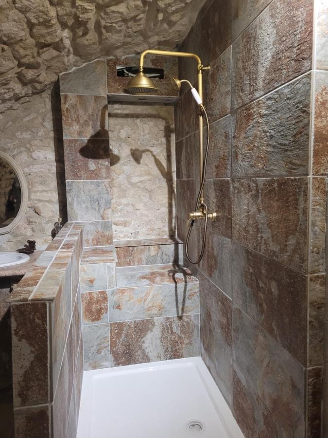 Grange Voutee Avec Jardin Villa Mane Kültér fotó