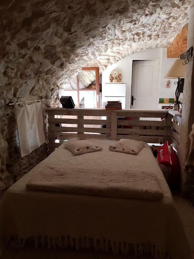 Grange Voutee Avec Jardin Villa Mane Kültér fotó